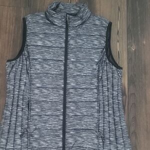 32 Degrees Women's Black and Gray Sleeveless Vest - Womens XL